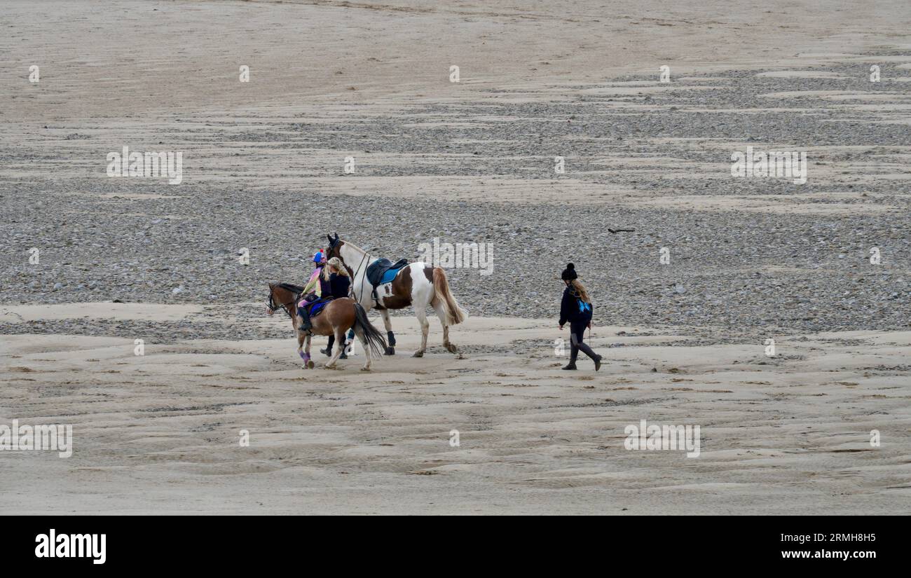 the-large-expanse-of-sand-provides-ample-space-for-many-types-of