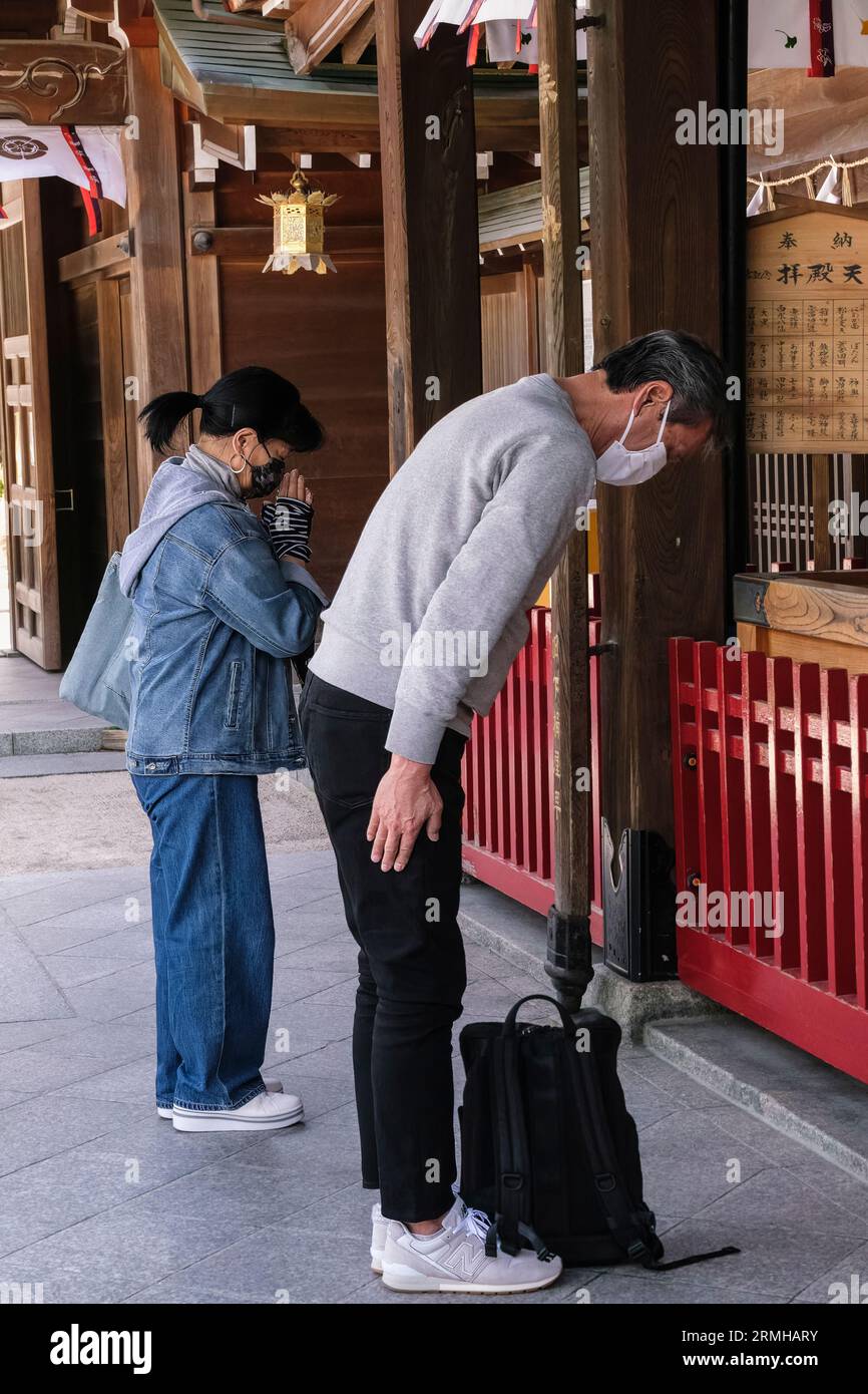 Japan, Kyushu, Fukuoka, Hakata. Worshippers Praying at the Kushida Shinto Shrine Stock Photo Alamy