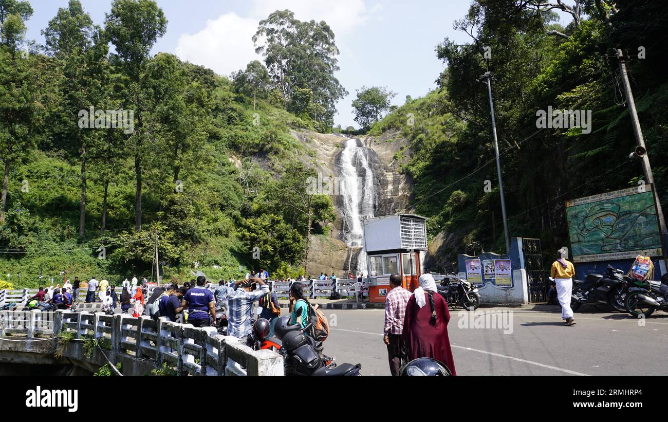 Beautiful scenic view of kodaikanal Silver Cascade Waterfall with ...