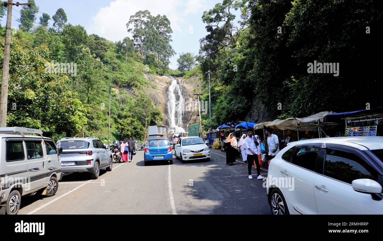 Beautiful scenic view of kodaikanal Silver Cascade Waterfall with ...