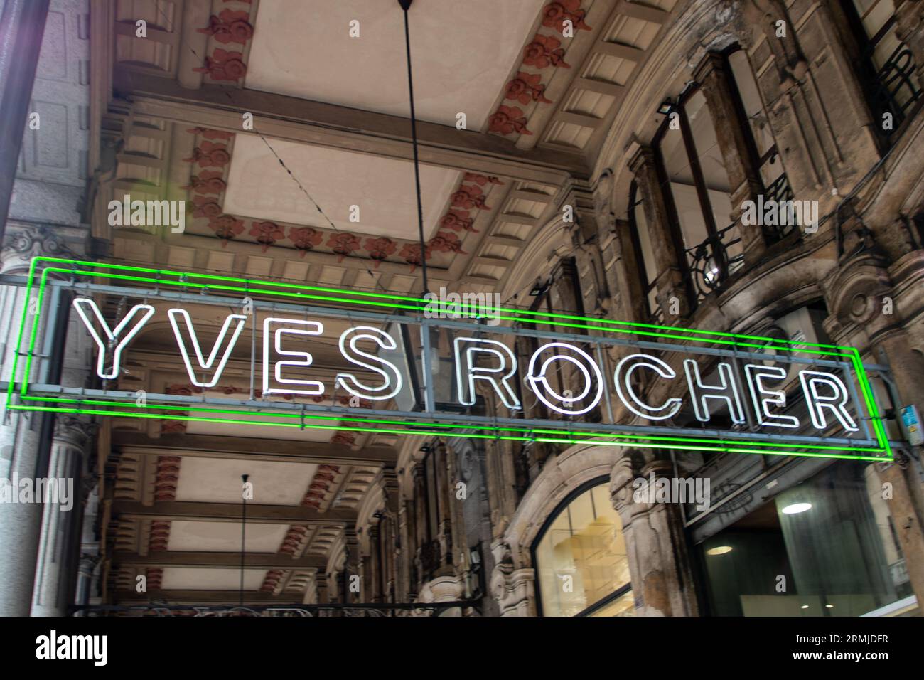 Yves rocher hi-res stock photography and images - Alamy