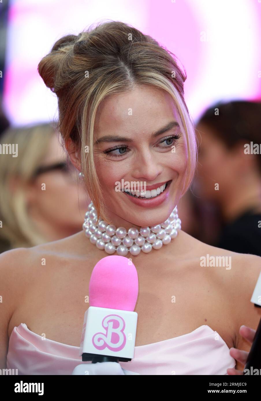 Margot Robbie Attends The "Barbie" European Premiere At Cineworld ...