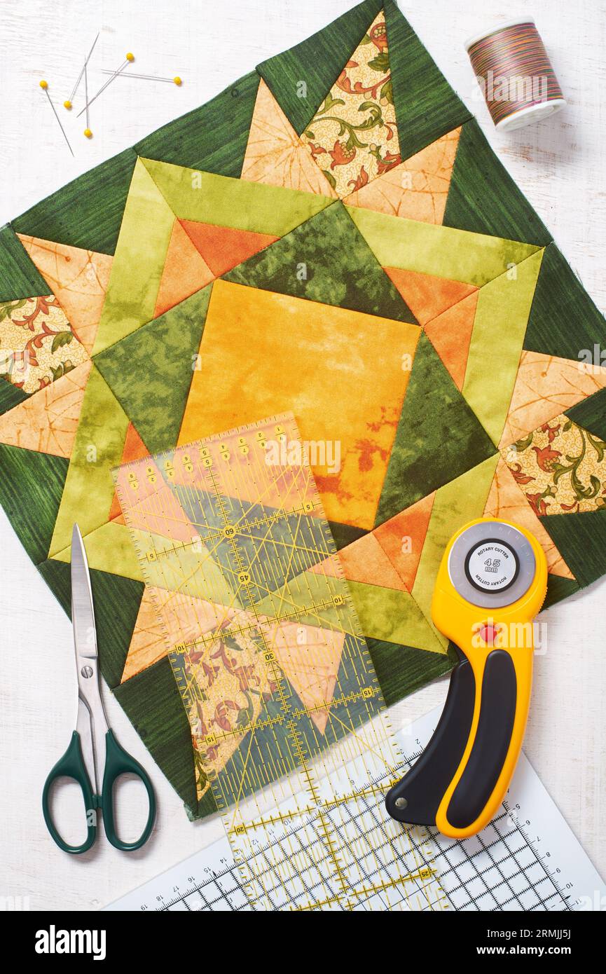 Patchwork quilting hi-res stock photography and images - Alamy