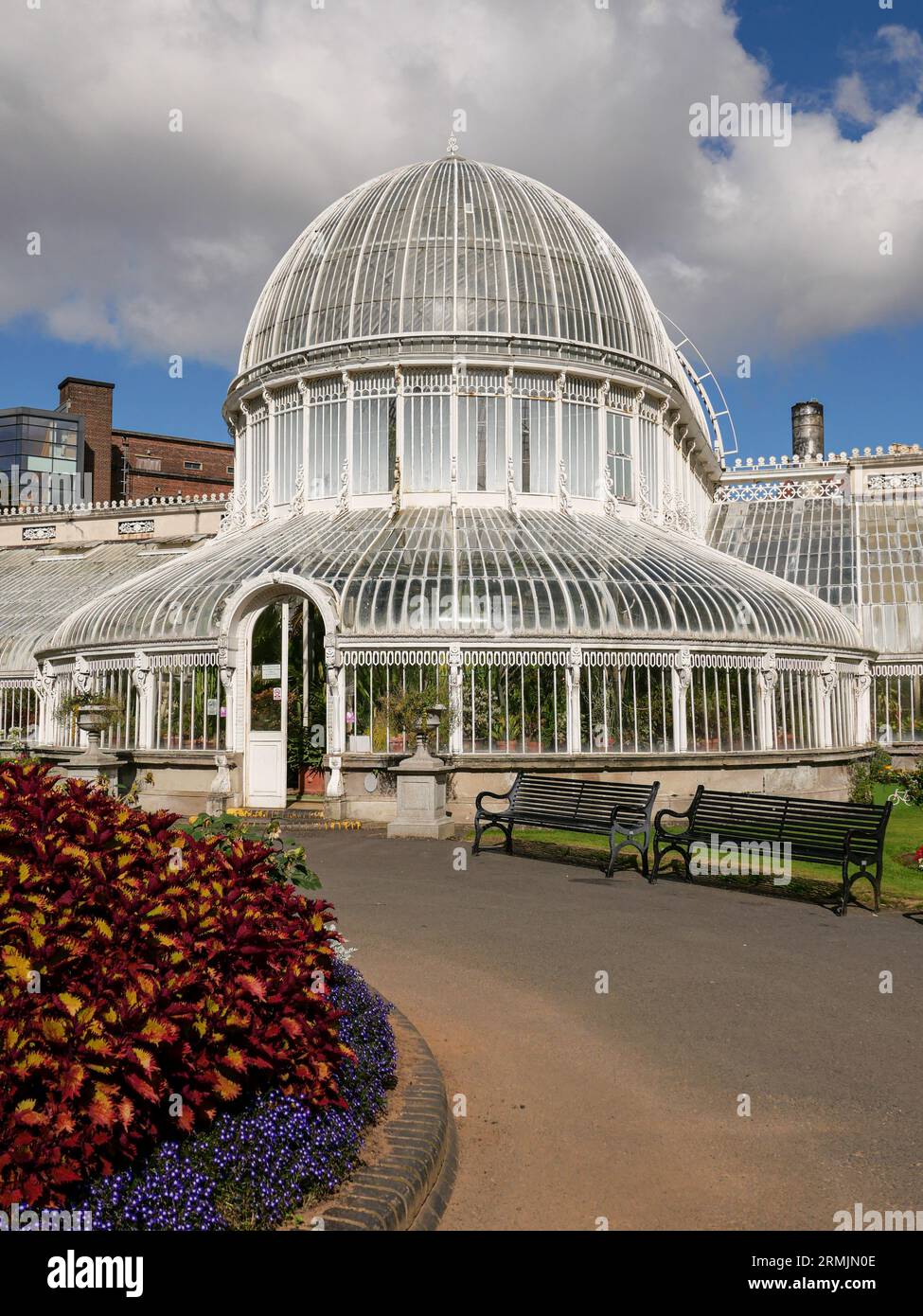 Northern Ireland, Belfast Botanic Gardens, south of the city: outside of the Palm House, one of the greenhouses. Founded in 1828, the garden, then pri Stock Photo