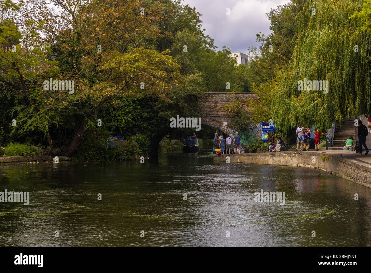 London Regent's Canal City Road Lock life and activity Stock Photo - Alamy