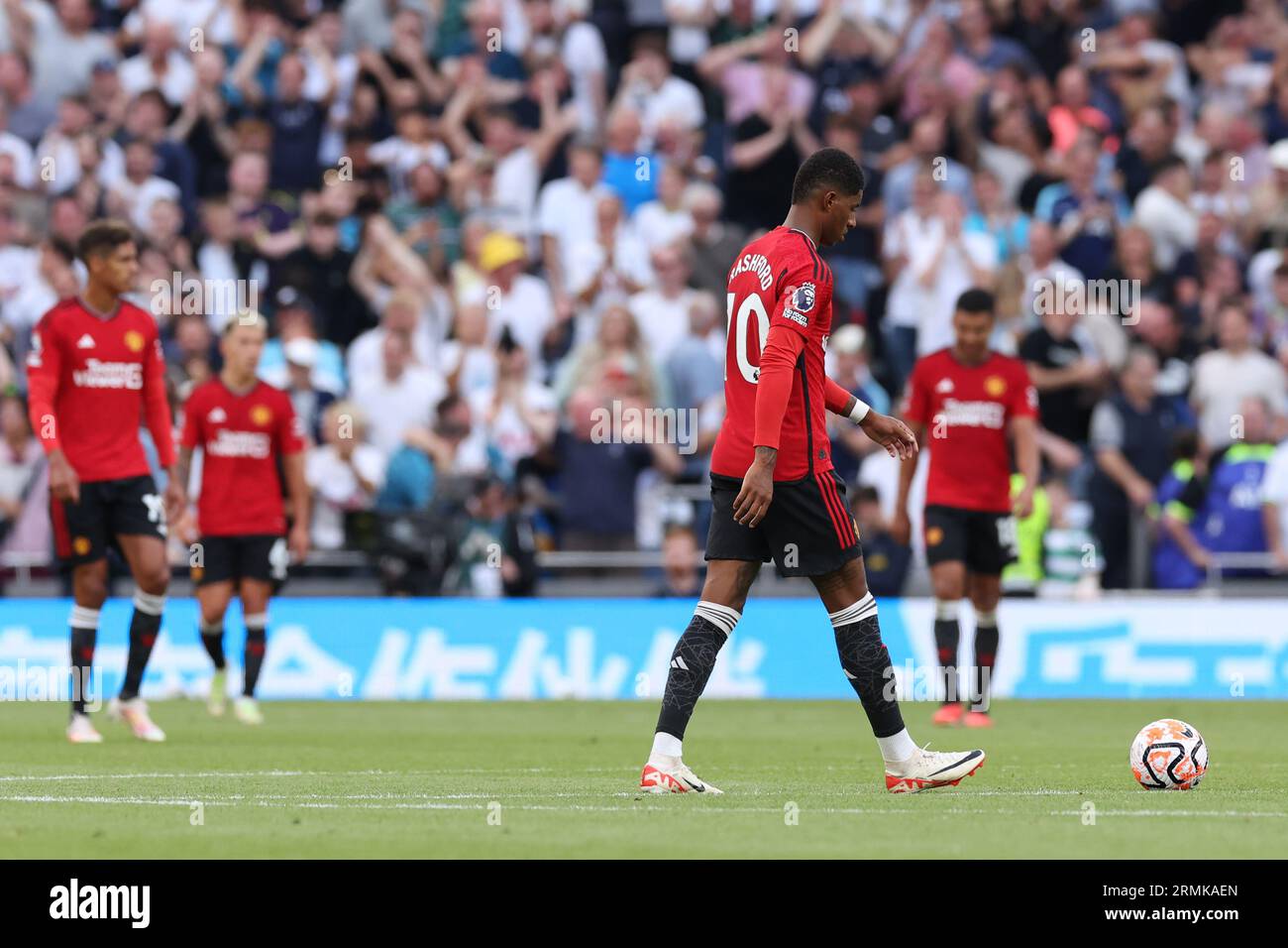 Manchester United beat Tottenham Hotspur 2-0 in Premier League