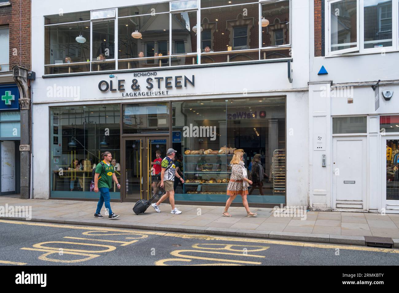 Ole & Steen, a Danish bakery, restaurant and coffee shop on George Street, Richmond, London, England, UK Stock Photo