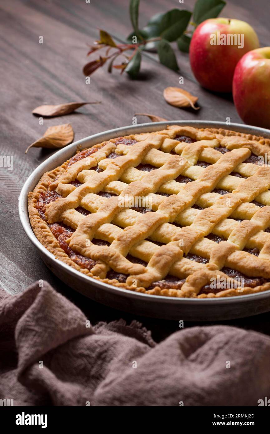 Pre baked apple pie hi-res stock photography and images - Alamy