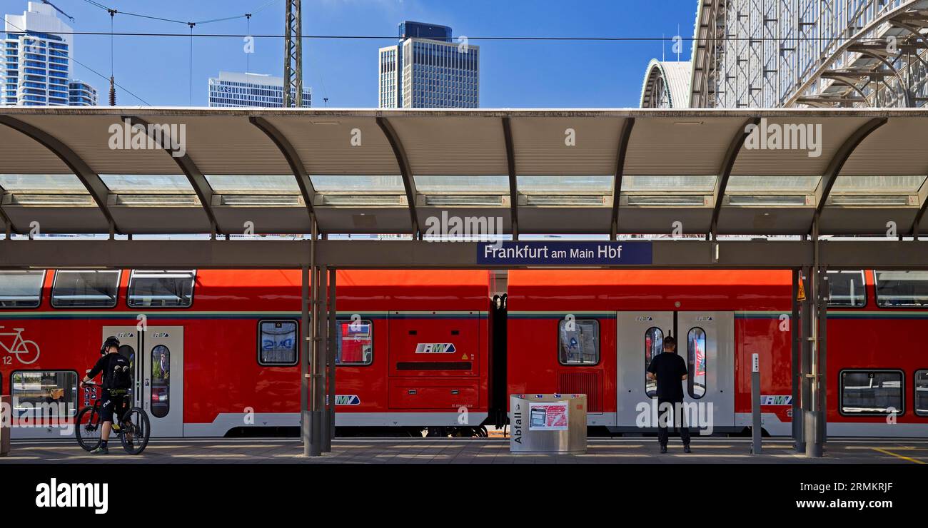 Main station with local train and high-rise buildings, Frankfurt am ...