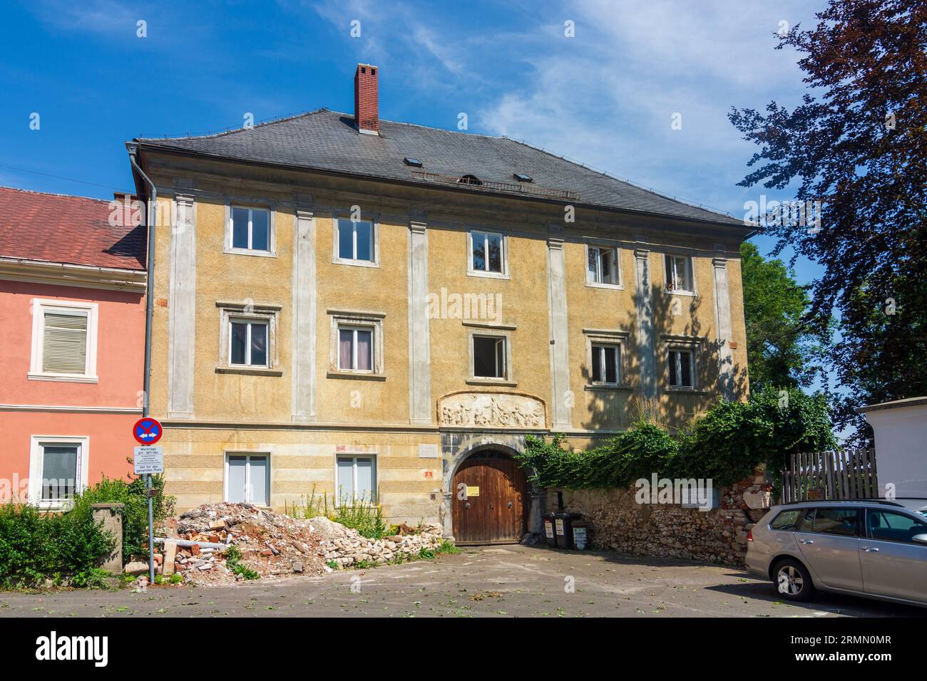 Judenburg: former castle Martiniplatz 4 in Murtal, Steiermark, Styria, Austria Stock Photo