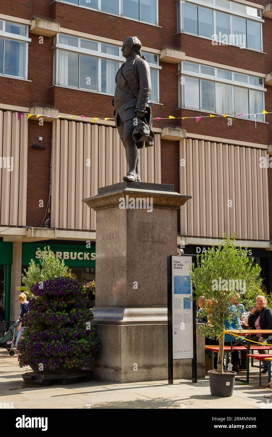 The Robert Clive of India statue in Shrewsbury Square, Shrewsbury, Shropshire, England Stock Photo