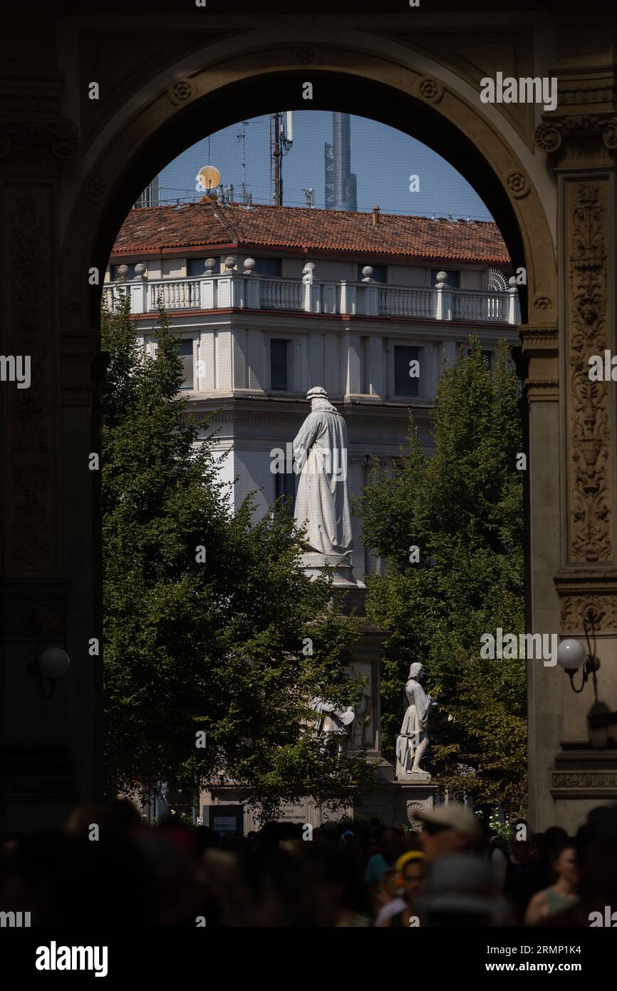 Milan, vittorio Emanuele II Gallery, leonardo da vinci, castello sforzesco, giuseppe garibaldi e duomo di milano Stock Photo