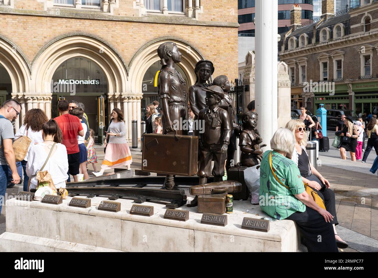 Kindertransport – The Arrival is a bronze memorial sculpture of rescued Jewish children by Frank Meisler outside Liverpool Street station, London, UK Stock Photo