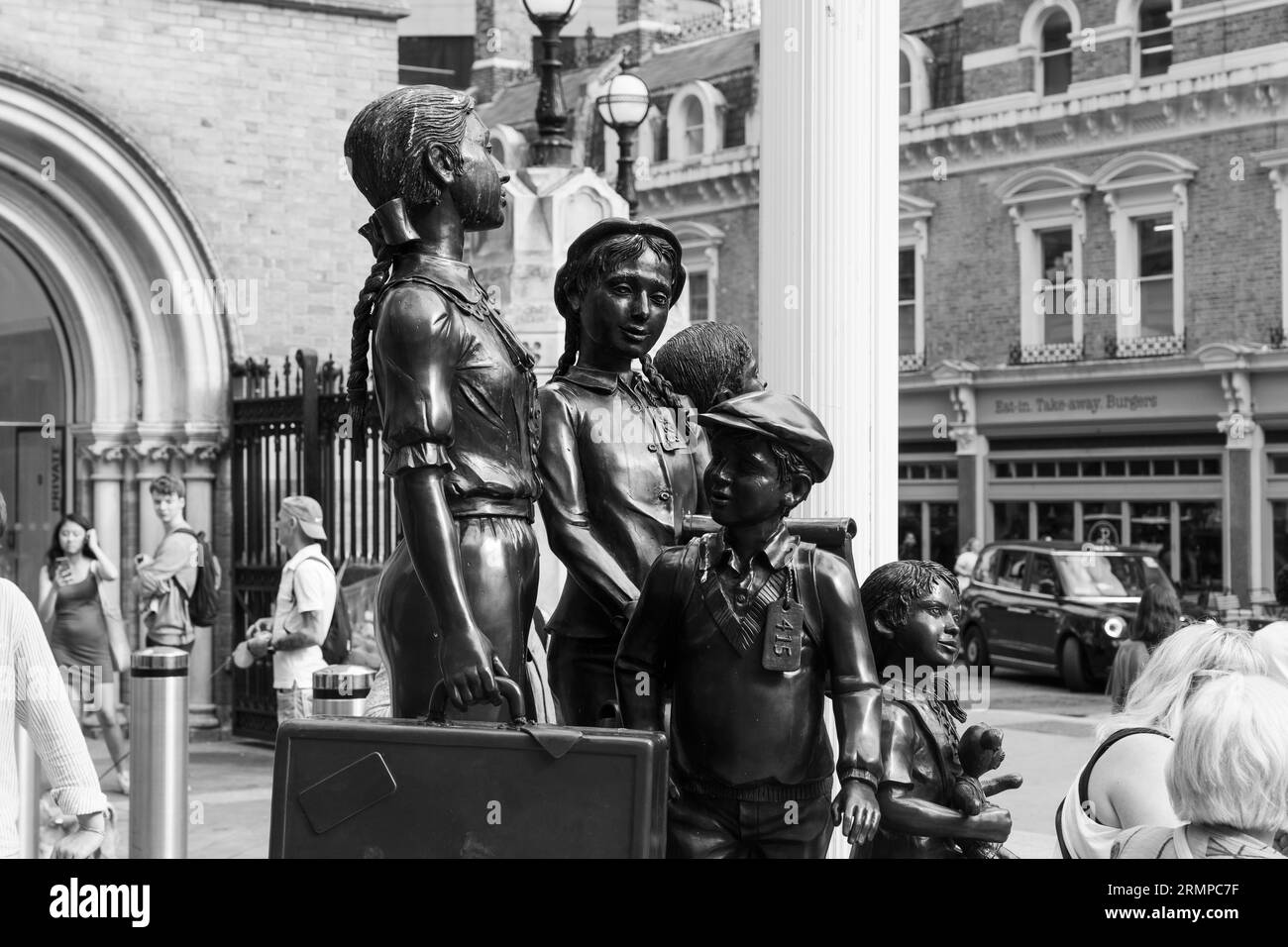 Kindertransport – The Arrival is a bronze memorial sculpture of rescued Jewish children by Frank Meisler outside Liverpool Street station, London, UK Stock Photo