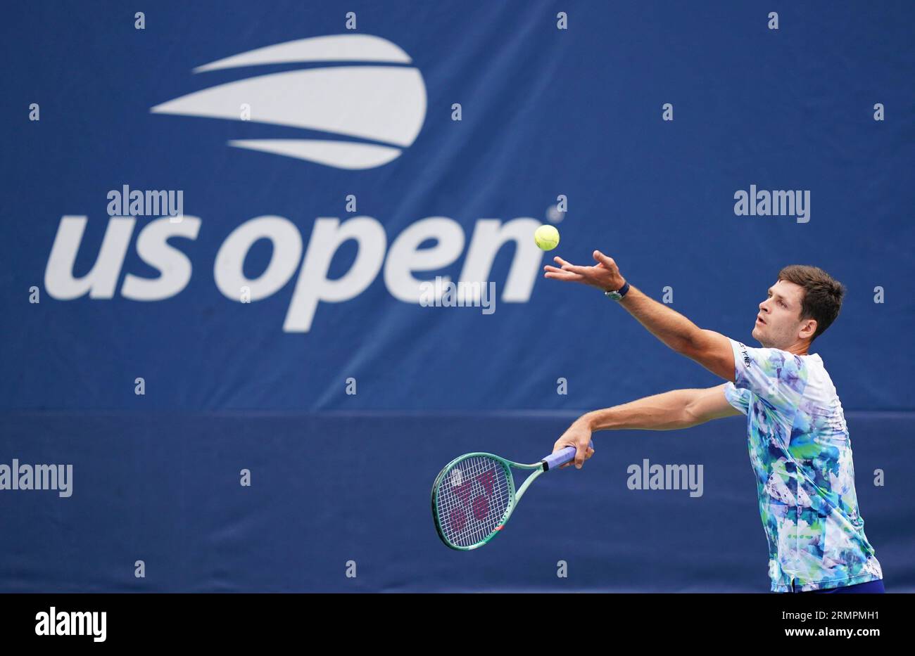 Hubert Hurkacz serves during a mens singles match at the 2023 US Open, Tuesday, Aug