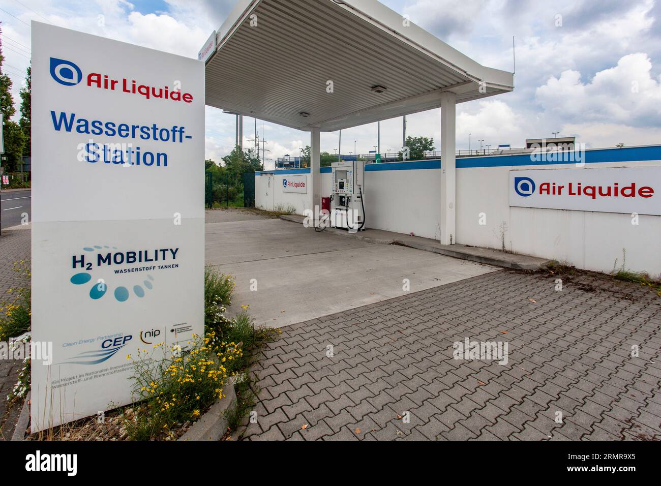 Wasserstofftankstelle Air Liquide Stock Photo Alamy