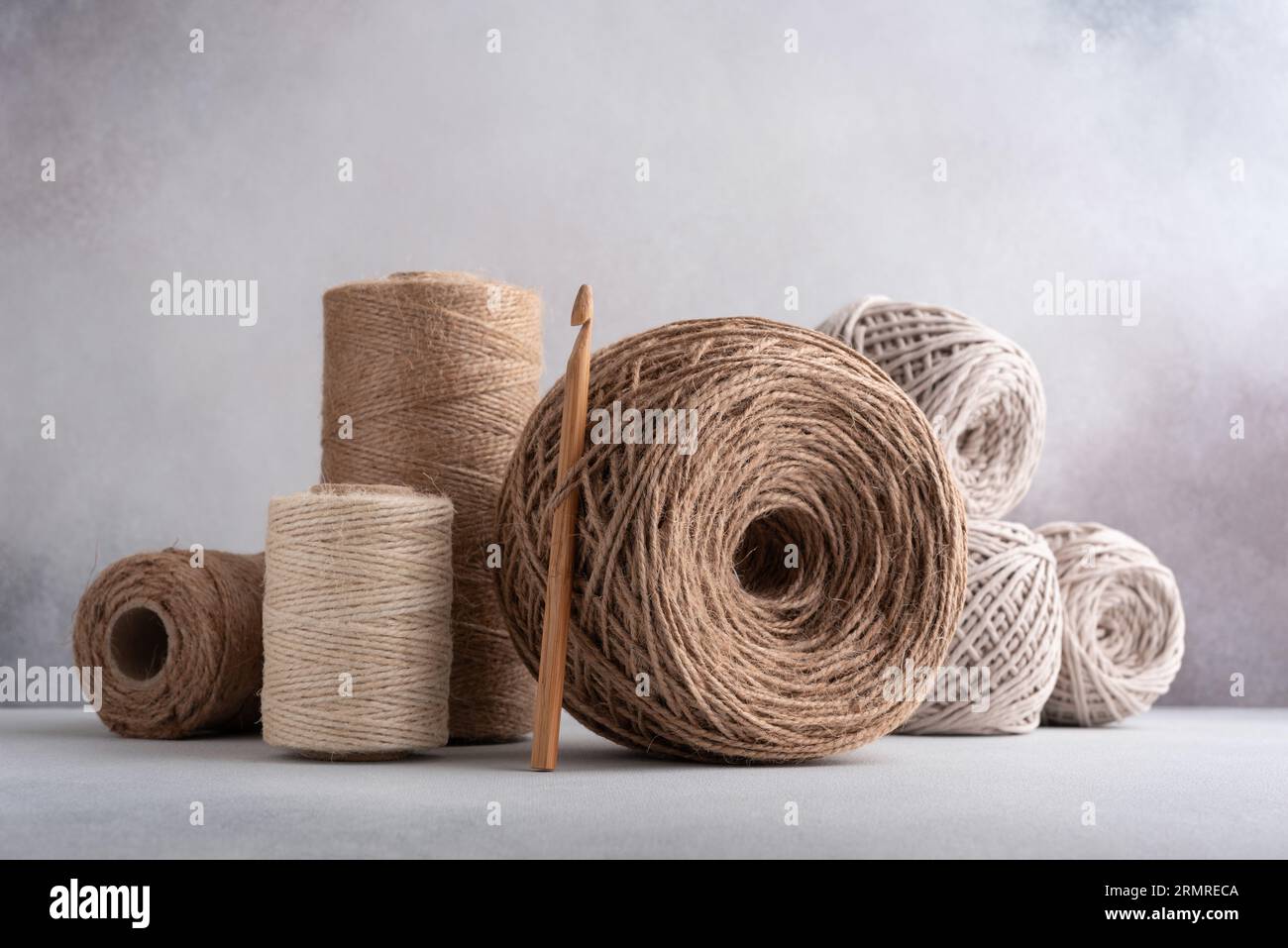 Jute threads hi-res stock photography and images - Alamy