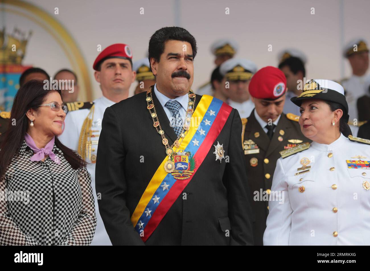 (140725) -- ZULIA, July 25, 2014 (Xinhua) -- Venezuela s President Nicolas Maduro (C) participate in the parade to commemorate the 191st anniversary of the Naval Battle of Maracaibo Lake and the Army Day in Maracaibo, Zulia State, on July 24, 2014. (Xinhua/AVN) (rt) VENEZUELA-ZULIA-PARADE PUBLICATIONxNOTxINxCHN   July 25 2014 XINHUA Venezuela S President Nicolas Maduro C participate in The Parade to commemorate The  Anniversary of The Naval Battle of Maracaibo Lake and The Army Day in Maracaibo  State ON July 24 2014 XINHUA  RT Venezuela  Parade PUBLICATIONxNOTxINxCHN Stock Photo
