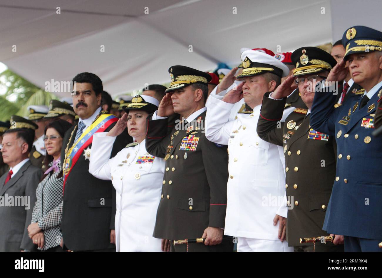 (140725) -- ZULIA, July 25, 2014 (Xinhua) -- Venezuela s President Nicolas Maduro (3rd L) attends the parade to commemorate the 191st anniversary of the Naval Battle of Maracaibo Lake and the Army Day in Maracaibo, Zulia State, July 24, 2014. (Xinhua/AVN) (rt) VENEZUELA-ZULIA-PARADE PUBLICATIONxNOTxINxCHN   July 25 2014 XINHUA Venezuela S President Nicolas Maduro 3rd l Attends The Parade to commemorate The  Anniversary of The Naval Battle of Maracaibo Lake and The Army Day in Maracaibo  State July 24 2014 XINHUA  RT Venezuela  Parade PUBLICATIONxNOTxINxCHN Stock Photo