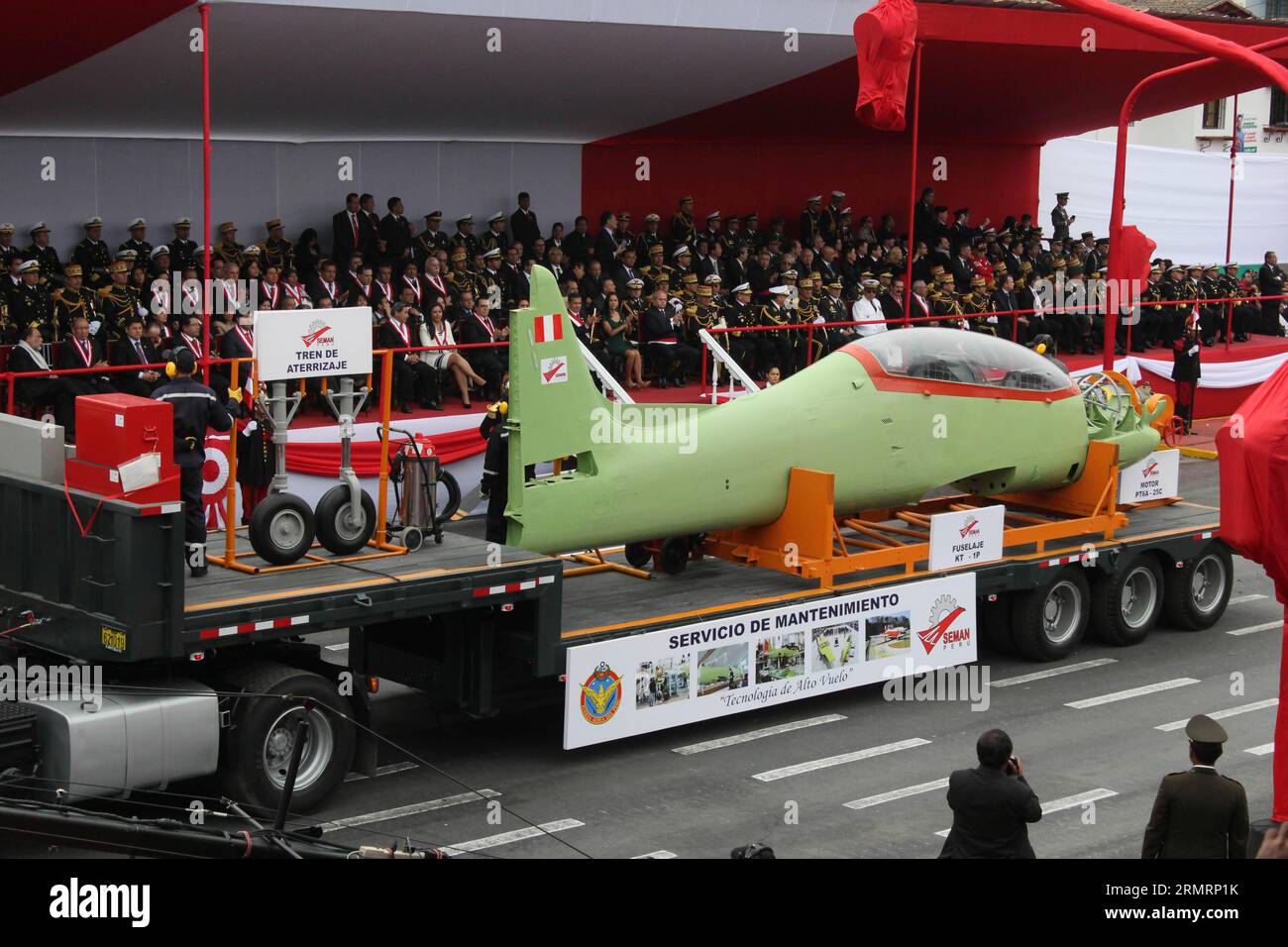 LIMA, July 29, 2014 / Members of the maintenance squad of the air force participate in the military parade as part of the celebration activities of the Independence Day of Peru on the Brazil avenue in Lima city, capital of Peru, on July 29, 2014. (Xinhua/Luis Camacho)(zhf) PERU-LIMA-MILITARY-INDEPENDENCE DAY PUBLICATIONxNOTxINxCHN   Lima July 29 2014 Members of The Maintenance Squad of The Air Force participate in The Military Parade As Part of The Celebration Activities of The Independence Day of Peru ON The Brazil Avenue in Lima City Capital of Peru ON July 29 2014 XINHUA Luis Camacho  Peru Stock Photo