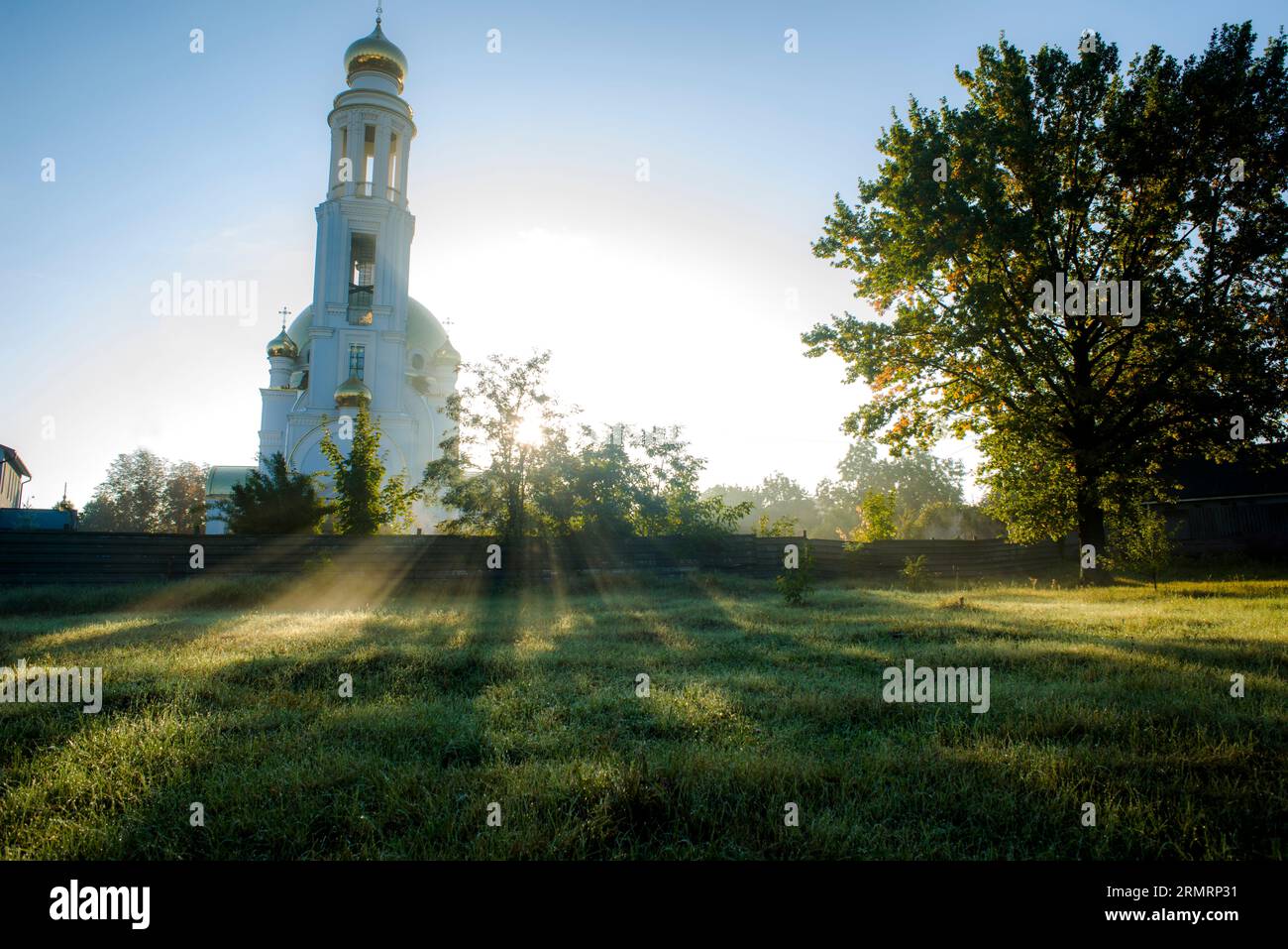 Golden light heaven hi-res stock photography and images - Alamy