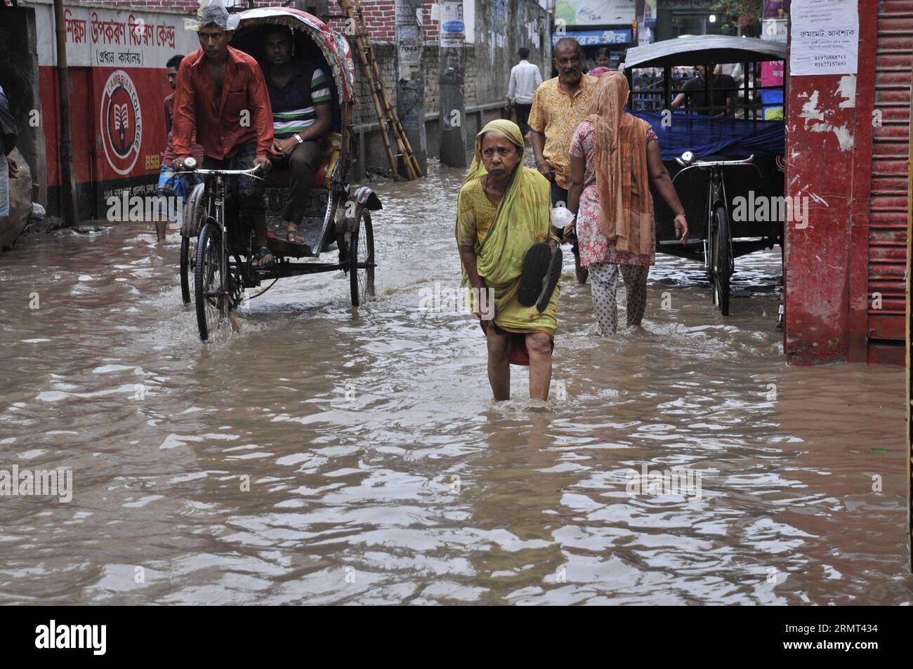 Dhaka Flood Hi Res Stock Photography And Images Alamy