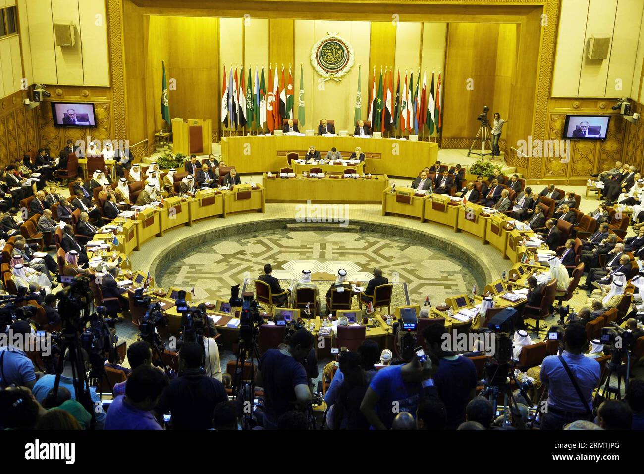 (140907) -- CAIRO, Sept. 7, 2014 -- An emergency meeting is held by foreign ministers of the Arab League in Cairo, Egypt, Sept. 7, 2014. Arab foreign ministers were expected to issue a resolution to confront militants overrunning large areas of Iraq and Syria and declared a cross-border Islamic States. ) EGYPT-ARAB LEAGUE-EMERGENCY MEETING AhmedxGomaa PUBLICATIONxNOTxINxCHN   Cairo Sept 7 2014 to EMERGENCY Meeting IS Hero by Foreign Minister of The Arab League in Cairo Egypt Sept 7 2014 Arab Foreign Minister Were expected to Issue a Resolution to confront militant overrunning Large Areas of Ir Stock Photo