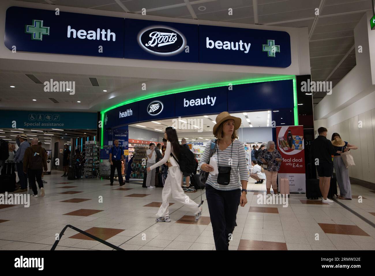 Boots beauty pharmacy hi-res stock photography and images - Alamy