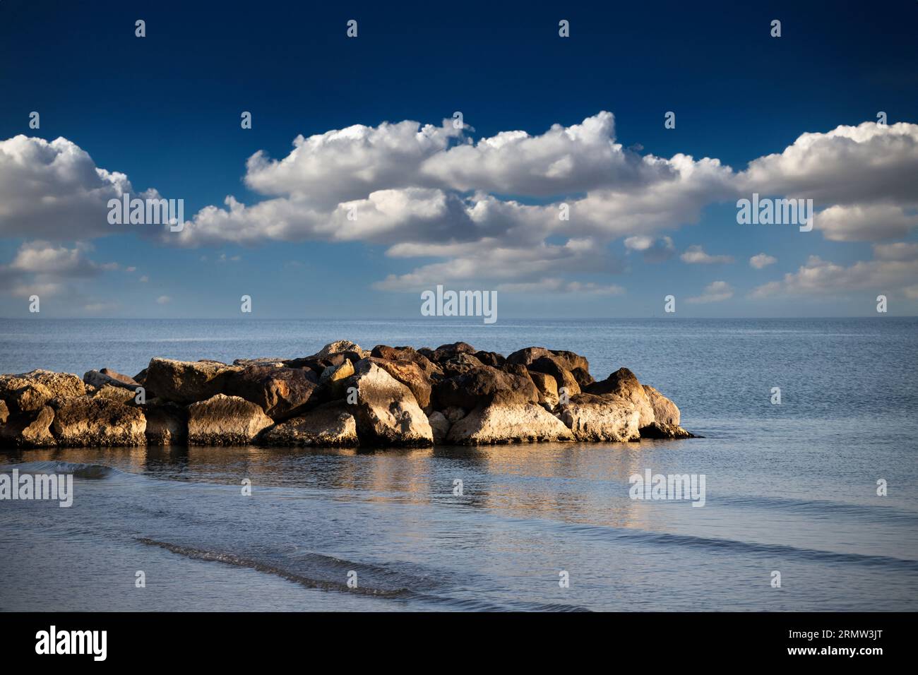 Sea Scapes Rocks Illuminated seascape hi-res stock photography and images - Alamy