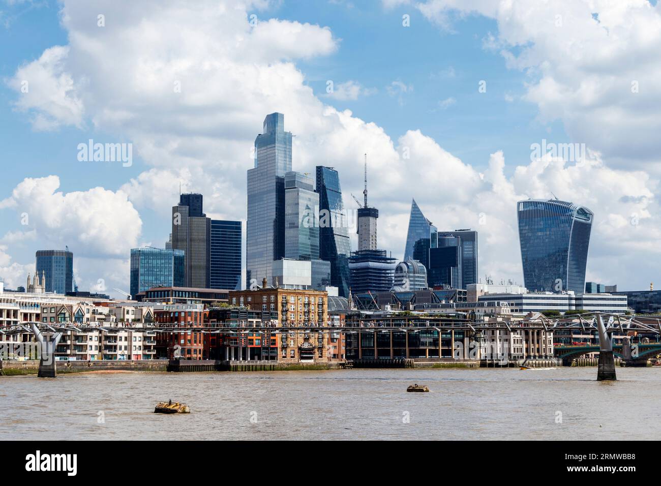 City of london tall buildings hi-res stock photography and images - Alamy