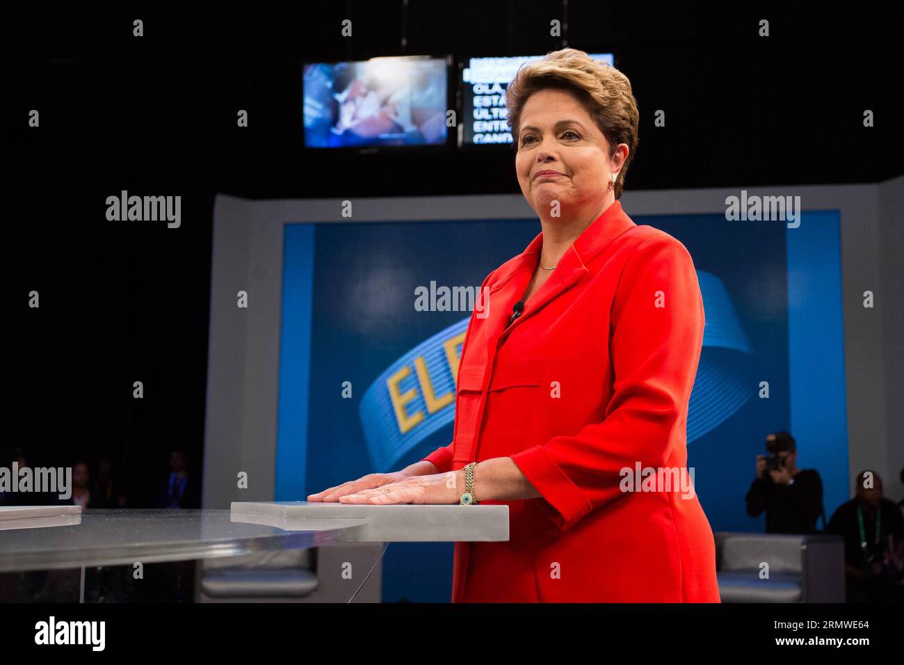 Brazil s President and presidential candidate for the Worker s Party (PT) Dilma Rousseff attends a television debate in Jacarepagua, west of Rio de Janeiro, Brazil, on Oct. 24, 2014. Brazil s presidential election will be defined on a second round, on Oct. 26, between Dilma Rousseff of PT and Aecio Neves of PSDB. Gustavo Serebrenick/Brazil Photo Press/Estadao Conteudo/AGENCIA ESTADO) (zhf) BRAZIL OUT BRAZIL-RIO DE JANEIRO-POLITICS-ELECTIONS AGENCIAxESTADIO PUBLICATIONxNOTxINxCHN   Brazil S President and Presidential Candidate for The Worker S Party PT Dilma Rousseff Attends a Television Debate Stock Photo