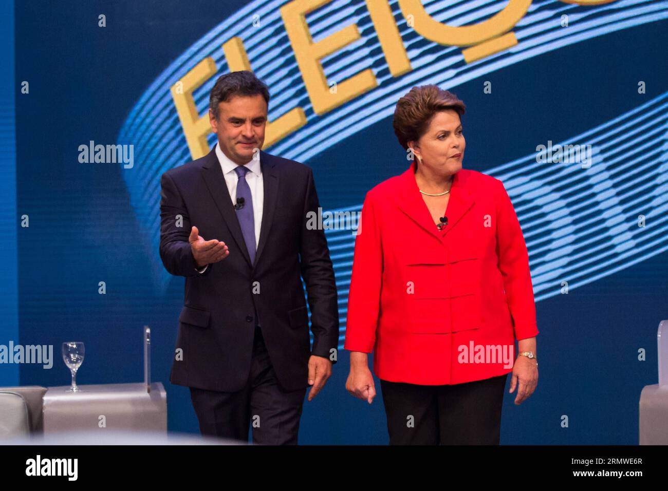 Brazil s President and presidential candidate for the Worker s Party (PT) Dilma Rousseff (R) and candidate for Brazilian Social Democratic Party (PSDB) Aecio Neves attend a television debate in Jacarepagua, west of Rio de Janeiro, Brazil, on Oct. 24, 2014. Brazil s presidential election will be defined on a second round, on Oct. 26, between Dilma Rousseff of PT and Aecio Neves of PSDB. Gustavo Serebrenick/Brazil Photo Press/Estadao Conteudo/AGENCIA ESTADO) (zhf) BRAZIL OUT BRAZIL-RIO DE JANEIRO-POLITICS-ELECTIONS AGENCIAxESTADIO PUBLICATIONxNOTxINxCHN   Brazil S President and Presidential Cand Stock Photo