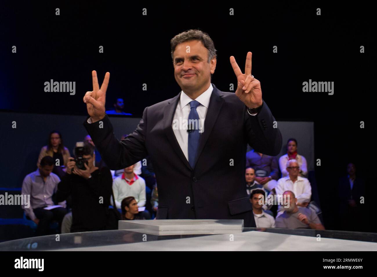 Brazil s presidential candidate for Brazilian Social Democratic Party (PSDB) Aecio Neves attends a television debate in Jacarepagua, west of Rio de Janeiro, Brazil, on Oct. 24, 2014. Brazil s presidential election will be defined on a second round, on Oct. 26, between Dilma Rousseff of PT and Aecio Neves of PSDB. Gustavo Serebrenick/Brazil Photo Press/Estadao Conteudo/AGENCIA ESTADO) (zhf) BRAZIL OUT BRAZIL-RIO DE JANEIRO-POLITICS-ELECTIONS AGENCIAxESTADIO PUBLICATIONxNOTxINxCHN   Brazil S Presidential Candidate for Brazilian Social Democratic Party PSDB Aecio Neves Attends a Television Debate Stock Photo