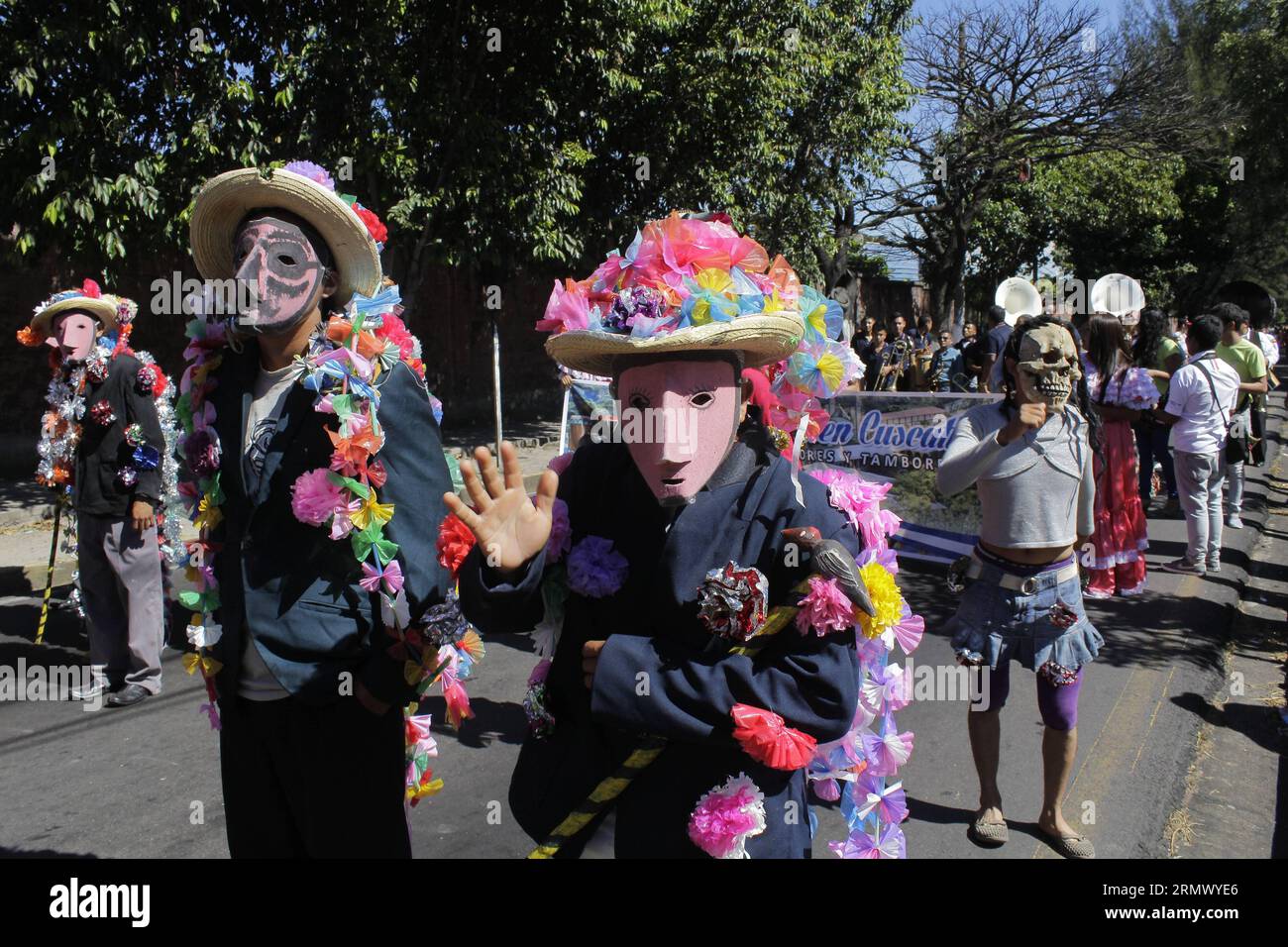 (141116) -- SAN SALVADOR, Nov. 16, 2014 -- Disguised residents attend the Fair of Living Towns 2014 in San Salvador, capital of El Salvador, Nov. 15, 2014. Luis Galdamez)(hy) EL SALVADOR-SAN SALVADOR-SOCIETY-FAIR e LUISxGALDAMEZ PUBLICATIONxNOTxINxCHN   San Salvador Nov 16 2014 disguised Residents attend The Fair of Living Towns 2014 in San Salvador Capital of El Salvador Nov 15 2014 Luis  Hy El Salvador San Salvador Society Fair e  PUBLICATIONxNOTxINxCHN Stock Photo