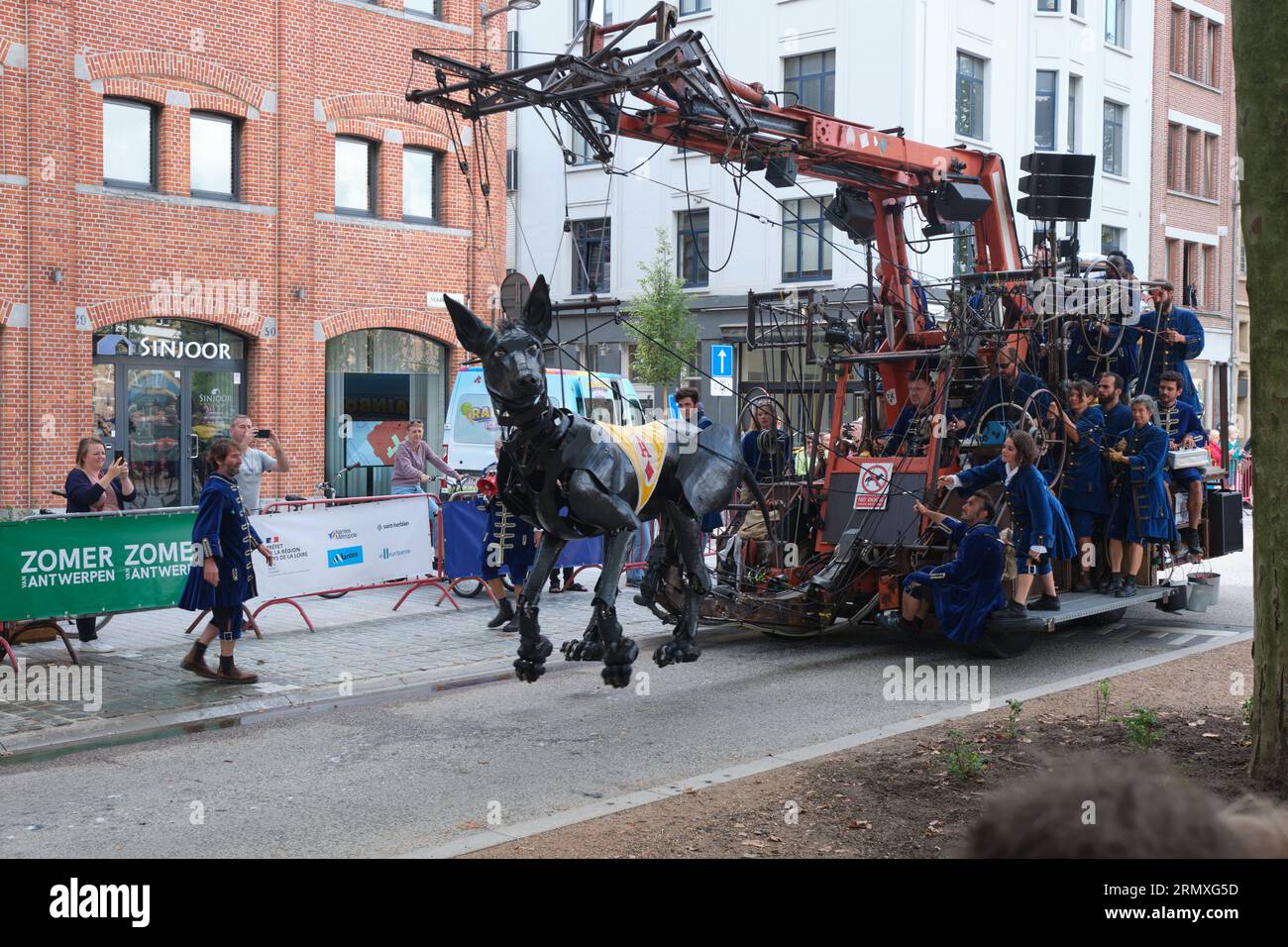 Royal de Luxe marionette street theatre perform in Antwerp, Belgium Stock Photo