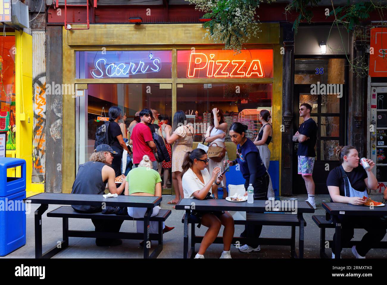 Scarr's Pizza, 35 Orchard St, New York, NYC storefront photo of a pizza by the slice pizzeria in Manhattan's Lower East Side Stock Photo