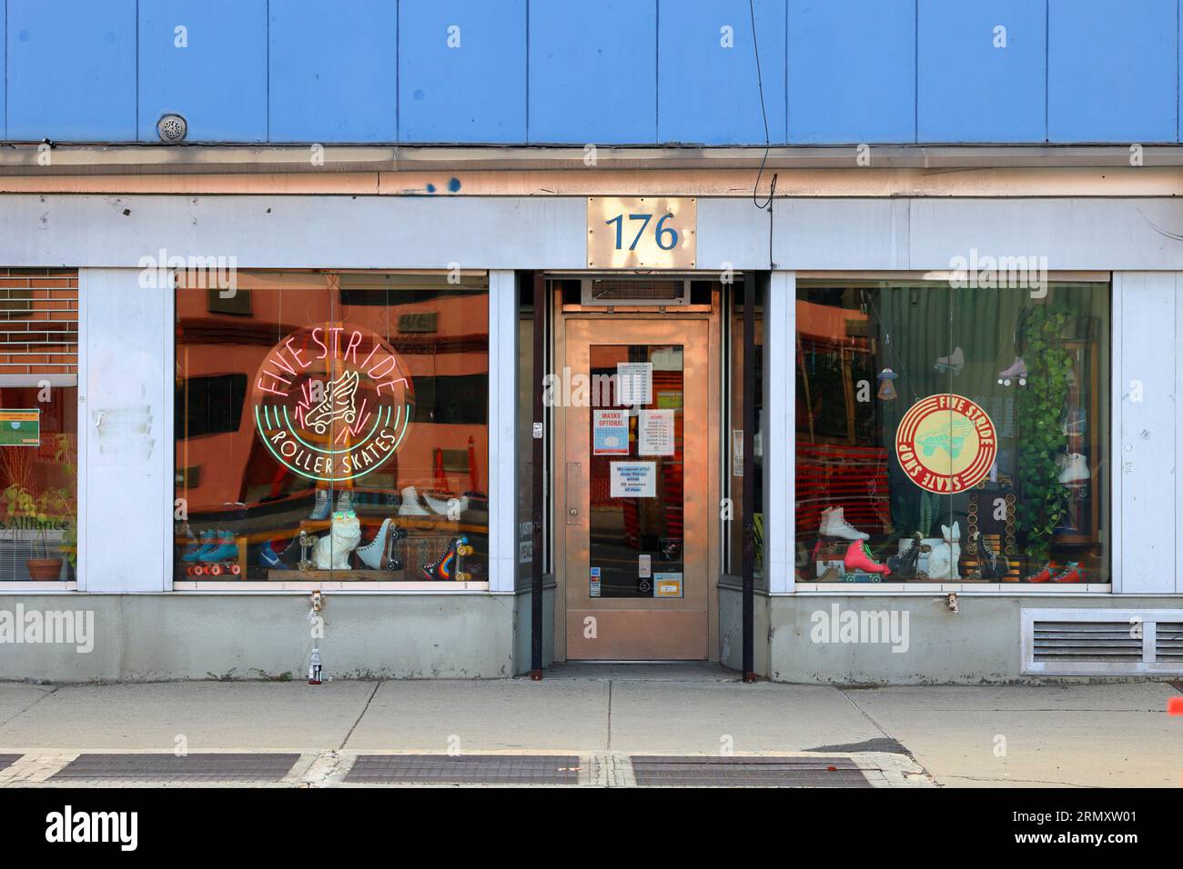 Five Stride Skate Shop, 176 Bushwick Ave, Brooklyn, New York. NYC storefront photo of a roller skate shop in Williamsburg. Stock Photo