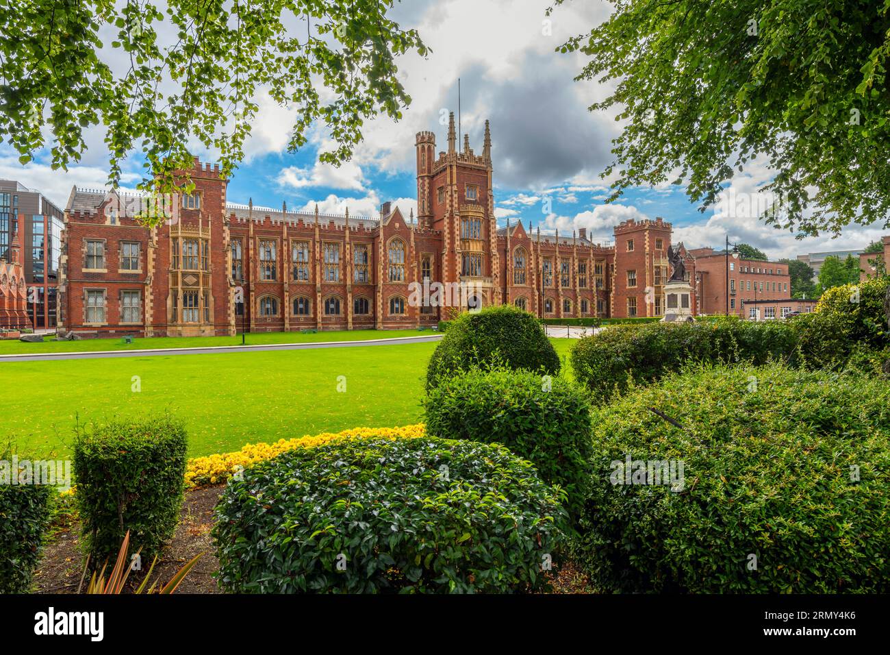 The Lanyon building and War Memorial Statue at The Queen's University