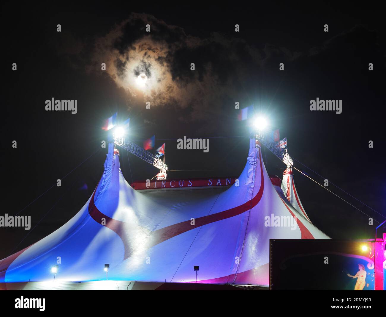 Santus Circus Hi res Stock Photography And Images Alamy santus-circus-hi-res-stock-photography-and-images-alamy