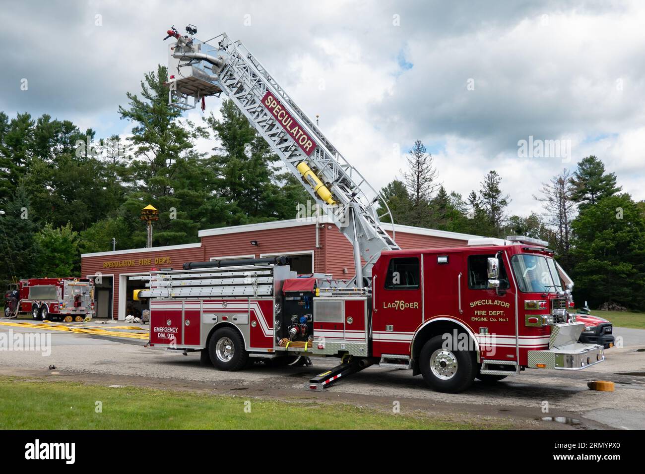 Ladder truck hires stock photography and images Alamy