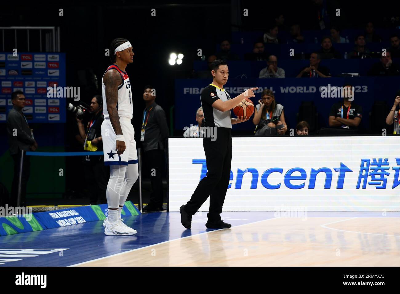 Basketball Referee in Action Editorial Stock Photo - Image of arena, fiba:  39494348