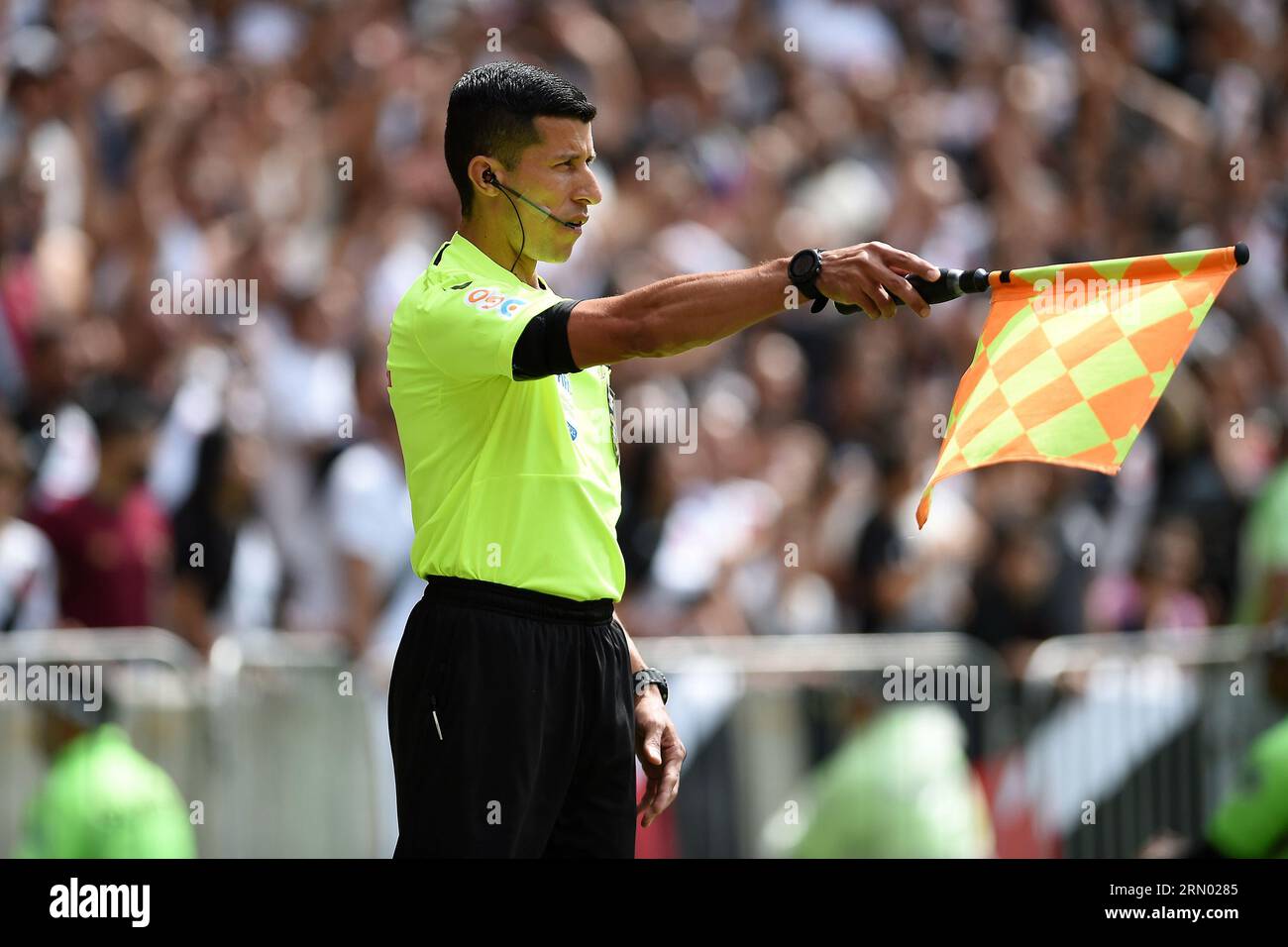 Rio de Janeiro, August 28, 2023. Assistant referee Nailton de Oliveira, during the game Vasco vs Atlético-MG, for the 2023 Brazilian Championship, at Stock Photo