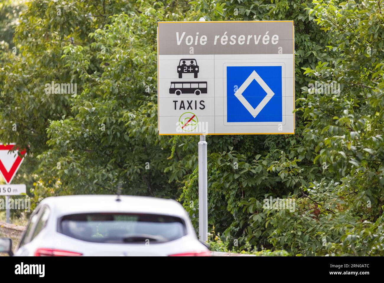 Sign reservee hi-res stock photography and images - Alamy