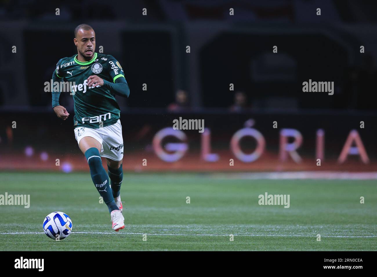 Adrian Balboa of Colombia's Deportivo Pereira, left, heads the ball with  Murilo of Brazil's Palmeiras during a Copa Libertadores quarterfinal second  leg soccer match at Allianz Parque stadium in Sao Paulo, Brazil