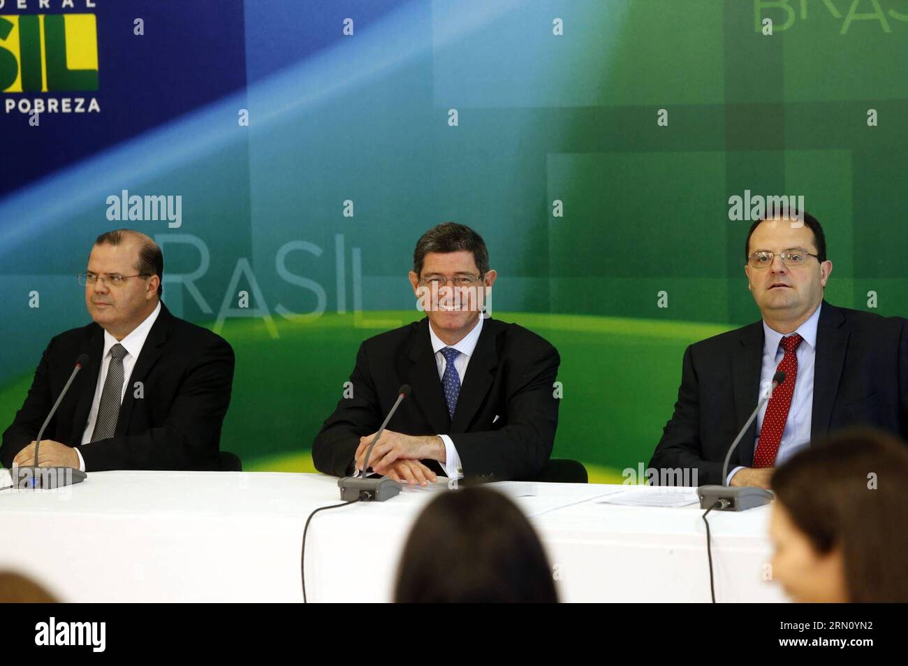 (141127) -- BRASILIA, Nov. 27, 2014 -- Economists Joaquim Levy (C) and Nelson Barbosa(L) participate in a press conference at the Palace of the Plateau, in Brasilia, capital of Brazil, on Nov. 27, 2014. President of Brazil Dilma Rousseff designated Joaquim Levy as new finance minister and Nelson Barbosa as the planning minister. Andre Dusek/) (ah) BRAZIL OUT BRAZIL-BRASILIA-POLITICS-DESIGNATION AGENCIAxESTADO PUBLICATIONxNOTxINxCHN   Brasilia Nov 27 2014 Economists Joaquim Levy C and Nelson Barbosa l participate in a Press Conference AT The Palace of The Plateau in Brasilia Capital of Brazil O Stock Photo