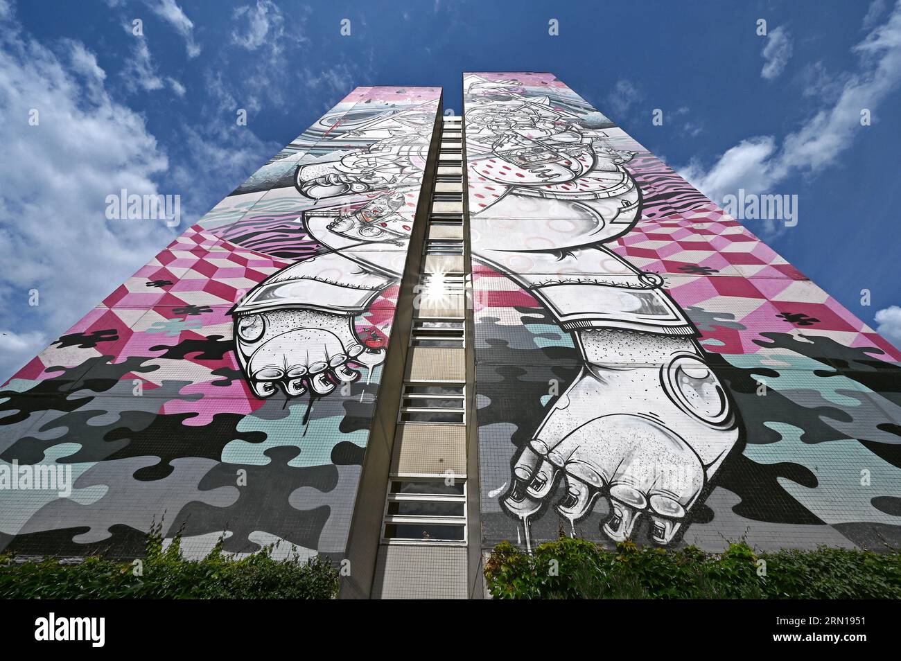 Artpark Tegel, Urban Street Art on 8 high-rise buildings in Berlin Tegel, Hownosm; Tiptoes Stock Photo