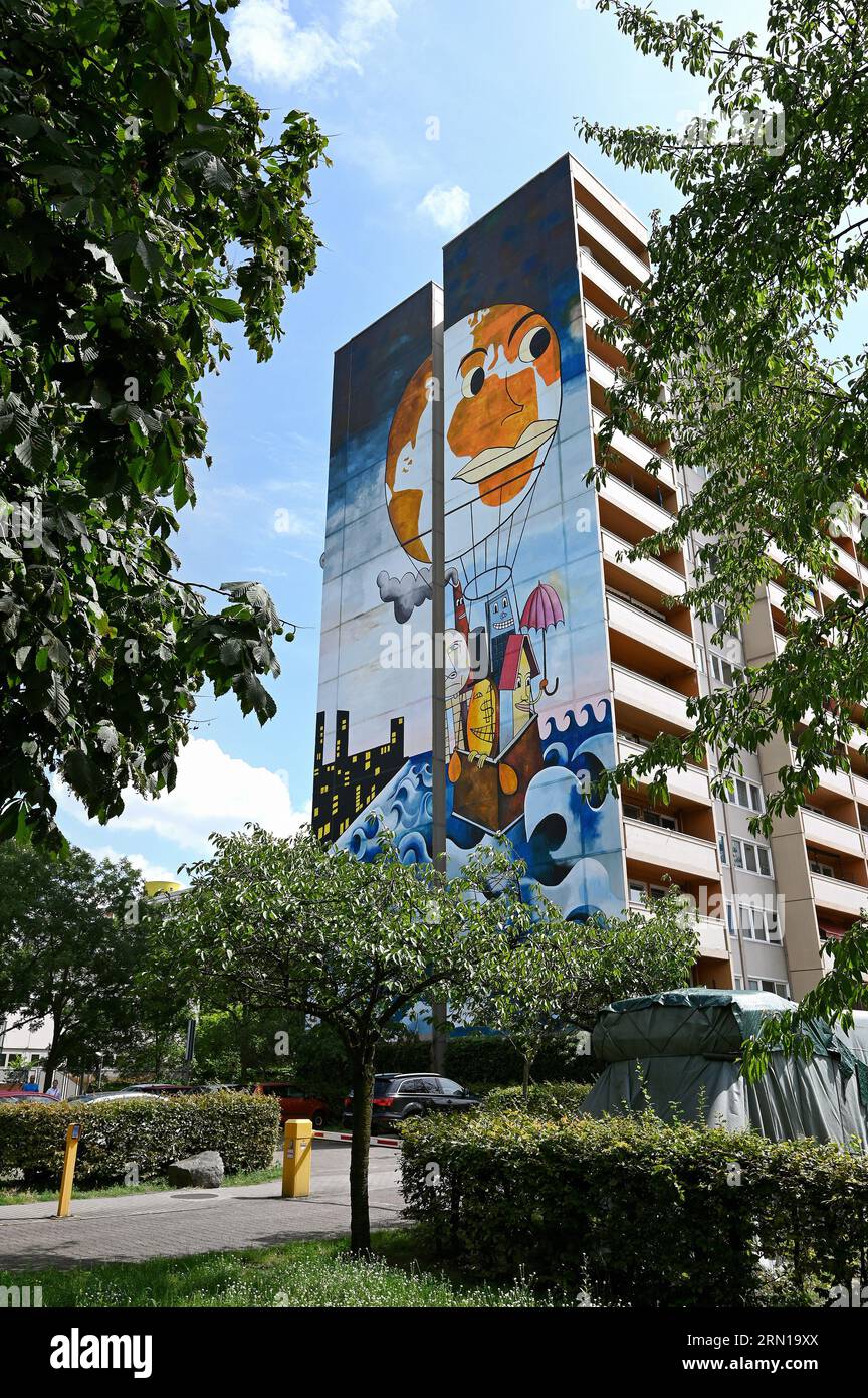 Artpark Tegel, Urban Street Art on 8 high-rise buildings in Berlin Tegel, Jim Avignon; Balloon Stock Photo