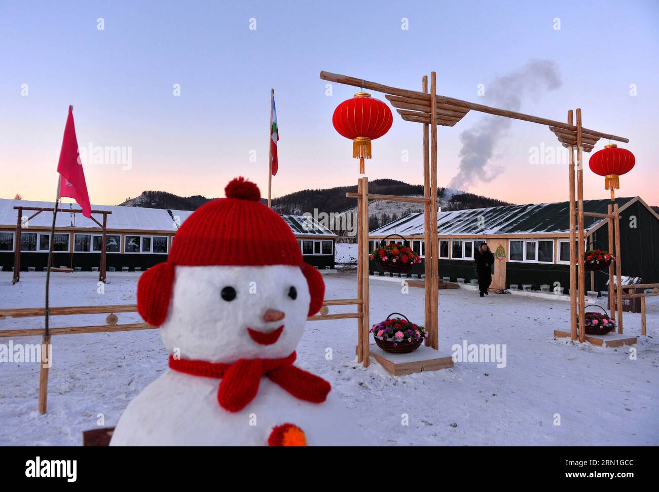 (141230) -- HOHHOT, Dec. 28, 2014 -- A snowman is seen in front of houses built for timberjacks the Moridaga Forestry Bureau in Dahinggan Mountain forest region in north China s Inner Mongolia Autonomous Region, Dec. 28. 2014. ) (hdt) CHINA-DAHINGGAN MOUNTAIN-WINTER (CN) RenxJunchuan PUBLICATIONxNOTxINxCHN   Hohhot DEC 28 2014 a Snowman IS Lakes in Front of Houses built for footpaths sign timber jacks The Moridaga Forestry Bureau in Dahinggan Mountain Forest Region in North China S Inner Mongolia Autonomous Region DEC 28 2014 HDT China Dahinggan Mountain Winter CN RenxJunchuan PUBLICATIONxNOTx Stock Photo