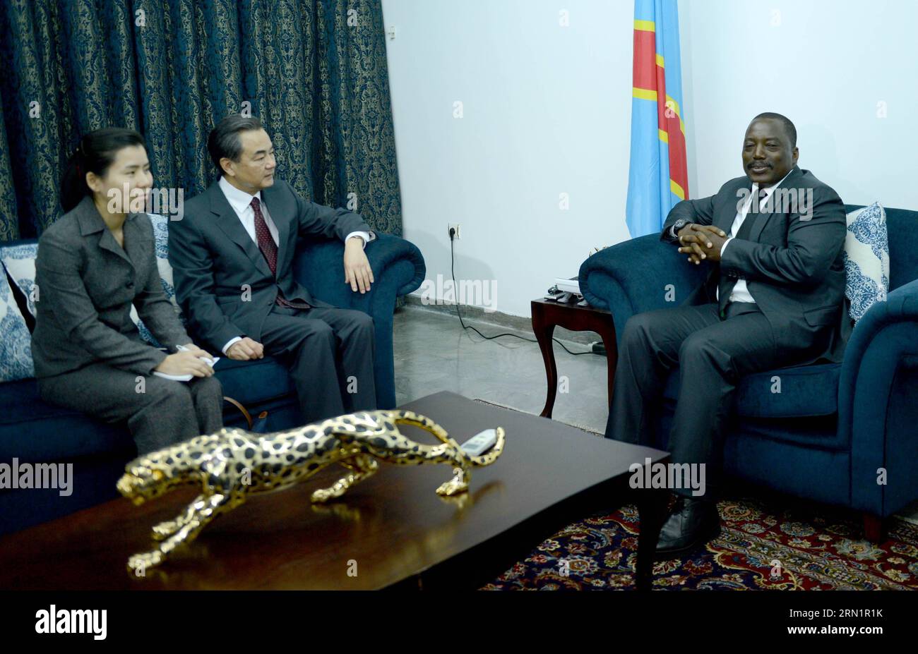 (150116) -- KINSHASA, Jan. 16, 2015 -- Chinese Foreign Minister Wang Yi (2nd L) meets with President of the Democratic Republic of the Congo Joseph Kabila (R) in Kinshasa, the Democratic Republic of Congo, on Jan. 16, 2014. ) DR CONGO-KINSHASA-CHINA-WANG YI-VISIT WangxBo PUBLICATIONxNOTxINxCHN   Kinshasa Jan 16 2015 Chinese Foreign Ministers Wang Yi 2nd l Meets With President of The Democratic Republic of The Congo Joseph Kabila r in Kinshasa The Democratic Republic of Congo ON Jan 16 2014 Dr Congo Kinshasa China Wang Yi Visit  PUBLICATIONxNOTxINxCHN Stock Photo
