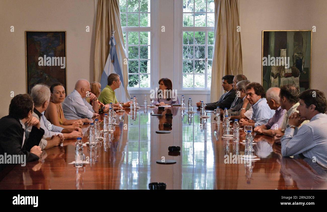 (150128) -- BUENOS AIRES, Jan. 27, 2015 -- Argentina s President Cristina Fernandez de Kirchner (C) meets with members of Asociation 18J relatives, survivors and friends of AMIA Assault Victims , headed by Sergio Burstein (6th L), at Presidential Residency of Olivos, in Buenos Aires, Argentina, on Jan. 27, 2015. Presidency/TELAM) (rhj)(lmz) ARGETINA-BUENOS AIRES-POLITICS-FERNANDEZ e TELAM PUBLICATIONxNOTxINxCHN   Buenos Aires Jan 27 2015 Argentina S President Cristina Fernandez de Kirchner C Meets With Members of Asociation  Relatives Survivors and Friends of  Assault Victims Headed by Sergio Stock Photo